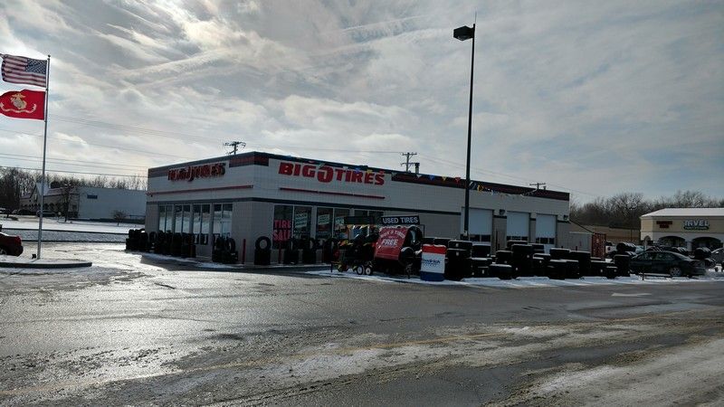New Castle Plaza: 427-525 S Memorial Dr, New Castle, IN 47362